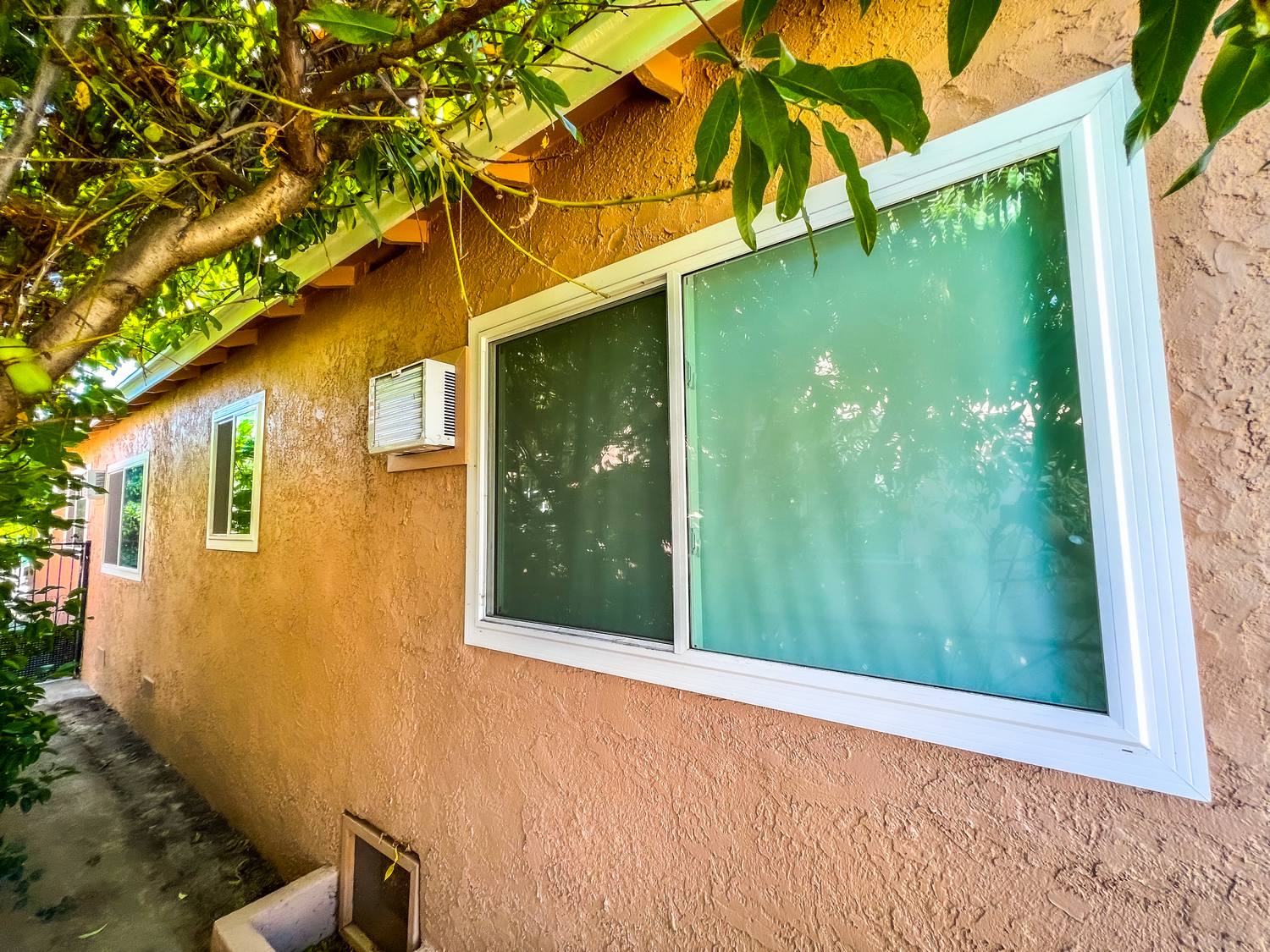 Window Replacement & Tex-Cote Paint Job in Montebello, CA Window Replacement in Montebello, CA Window Replacement Window Replacement in Montebello, CA