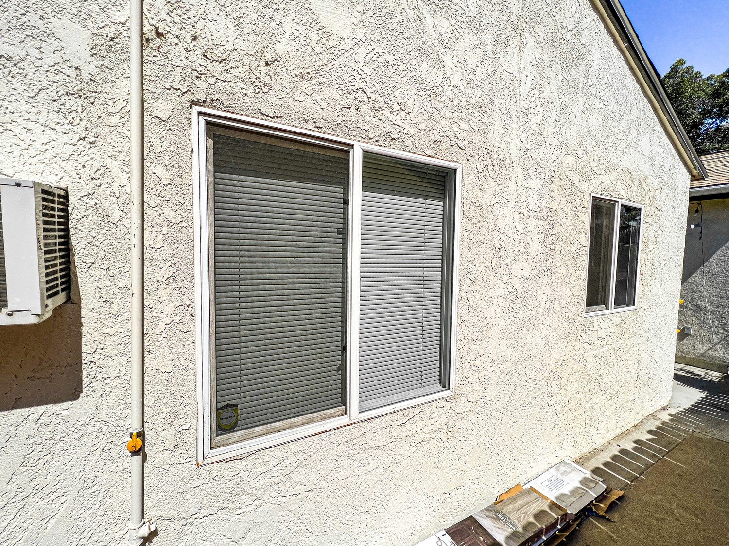 Window Replacement in Canoga Park, CA (Before)