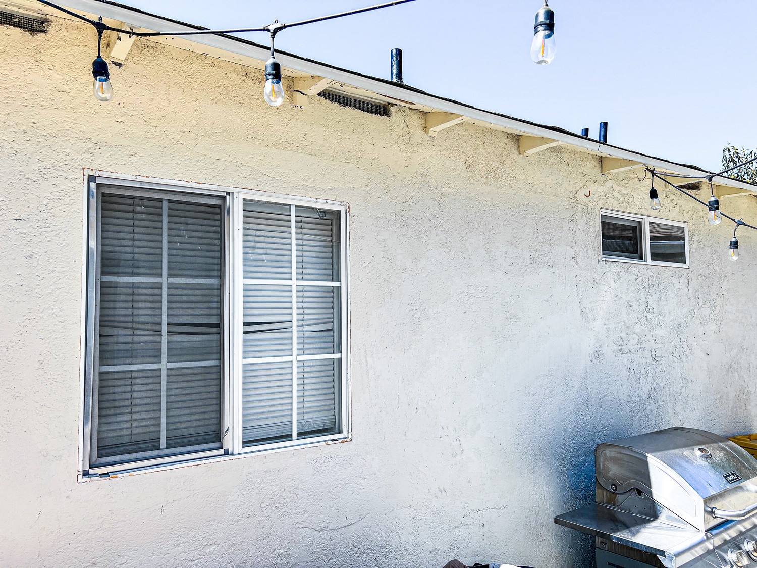 Window Replacement in Canoga Park, CA (Before)