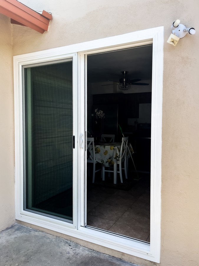 Sliding Door